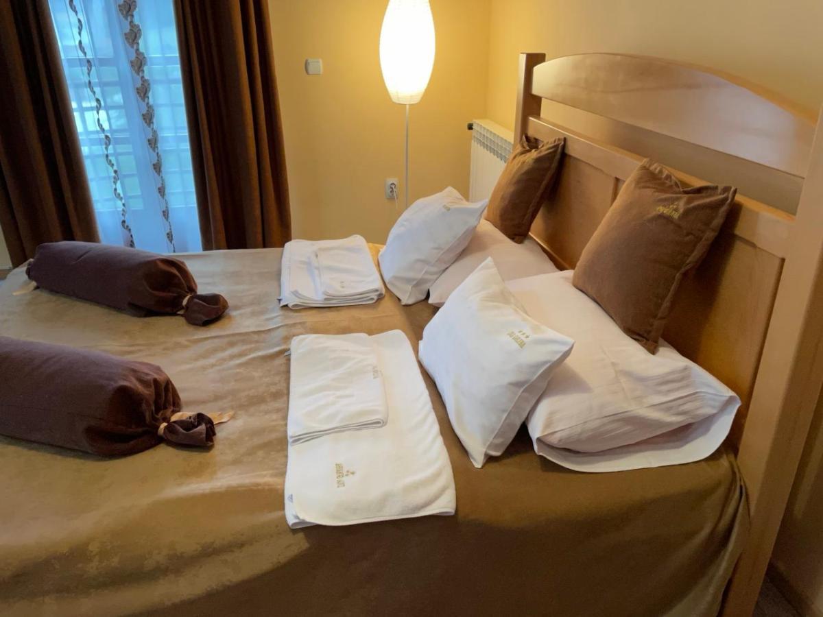 Hotel Dva Goluba Pale Esterno foto