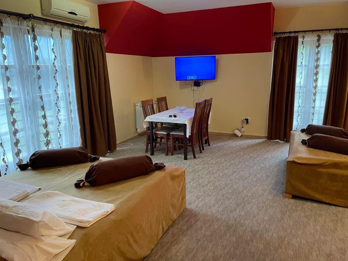 Hotel Dva Goluba Pale Esterno foto