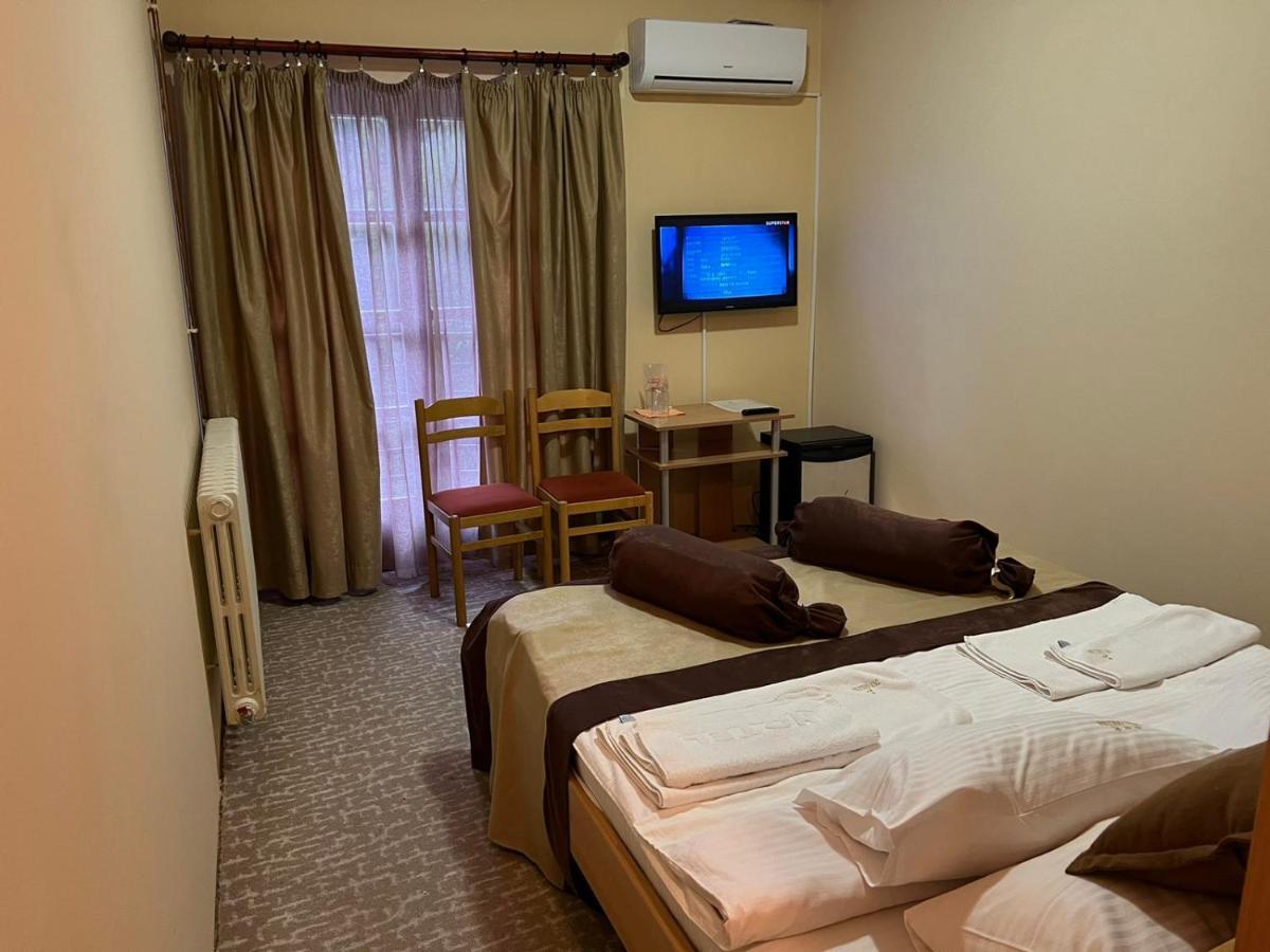Hotel Dva Goluba Pale Esterno foto