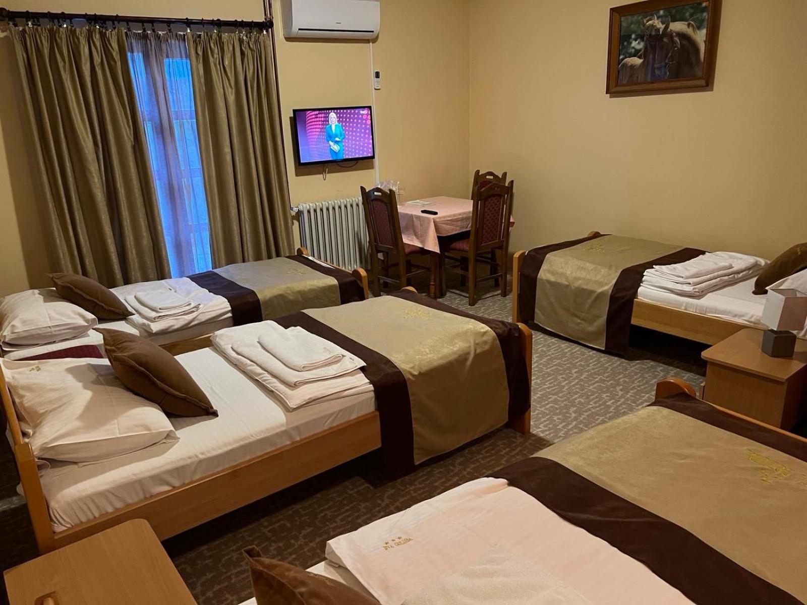 Hotel Dva Goluba Pale Esterno foto