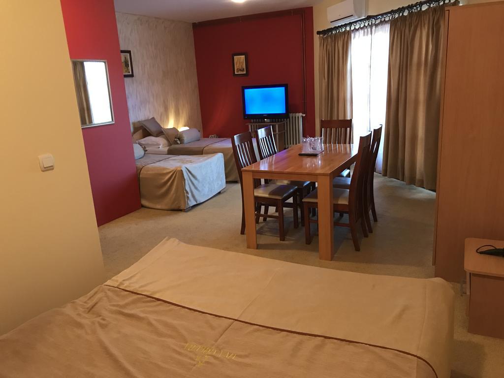 Hotel Dva Goluba Pale Esterno foto