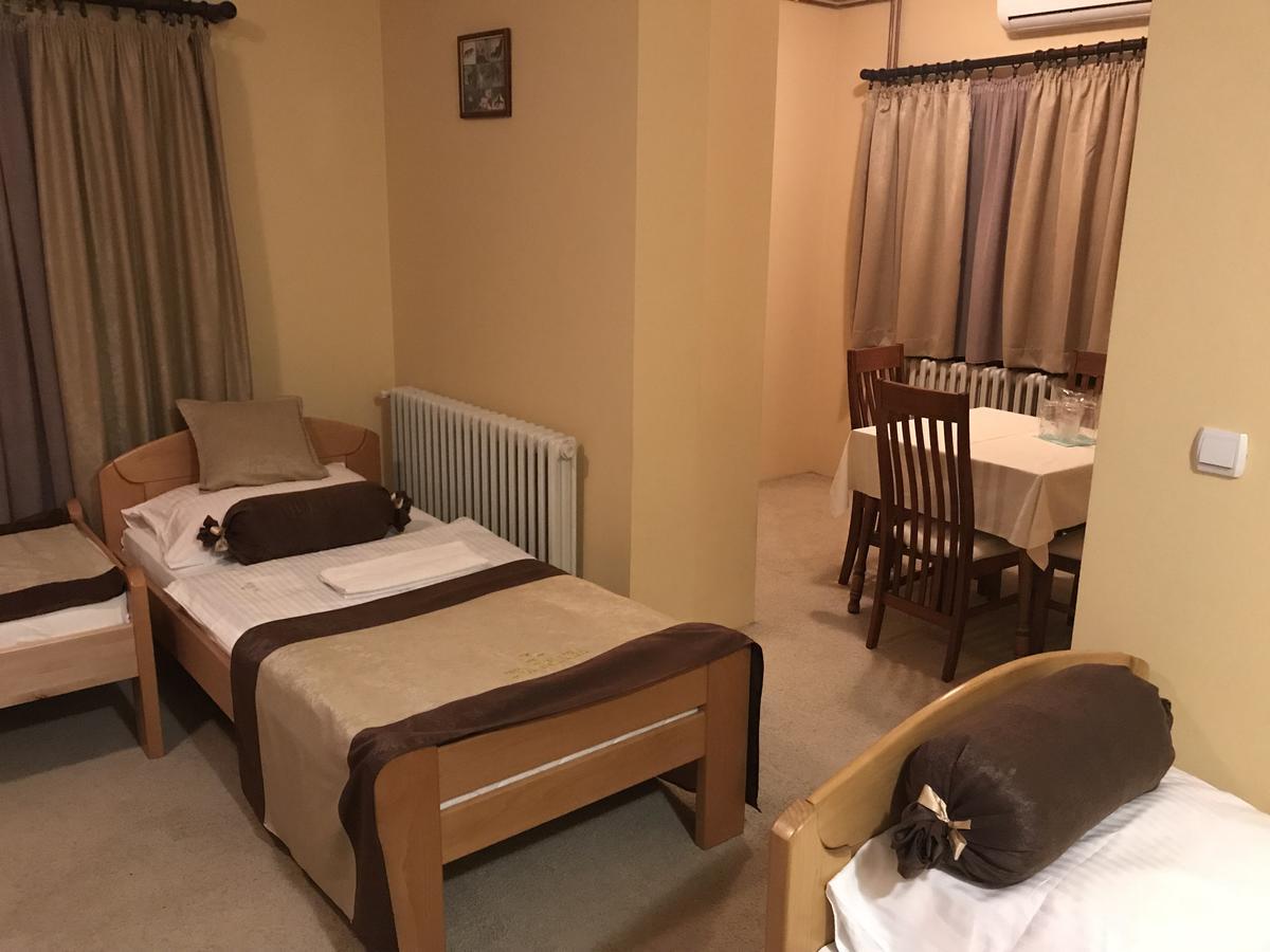 Hotel Dva Goluba Pale Esterno foto