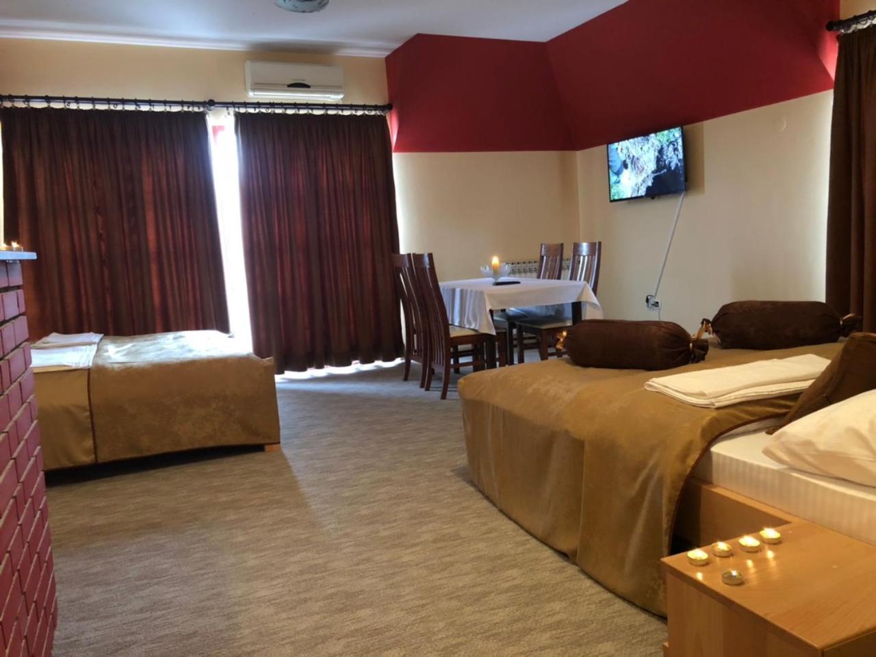 Hotel Dva Goluba Pale Esterno foto