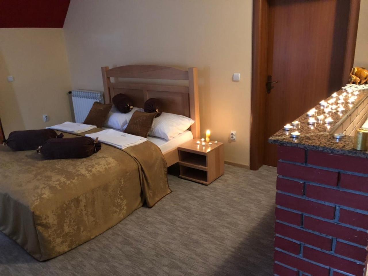 Hotel Dva Goluba Pale Esterno foto