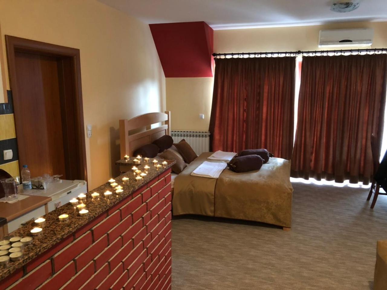 Hotel Dva Goluba Pale Esterno foto