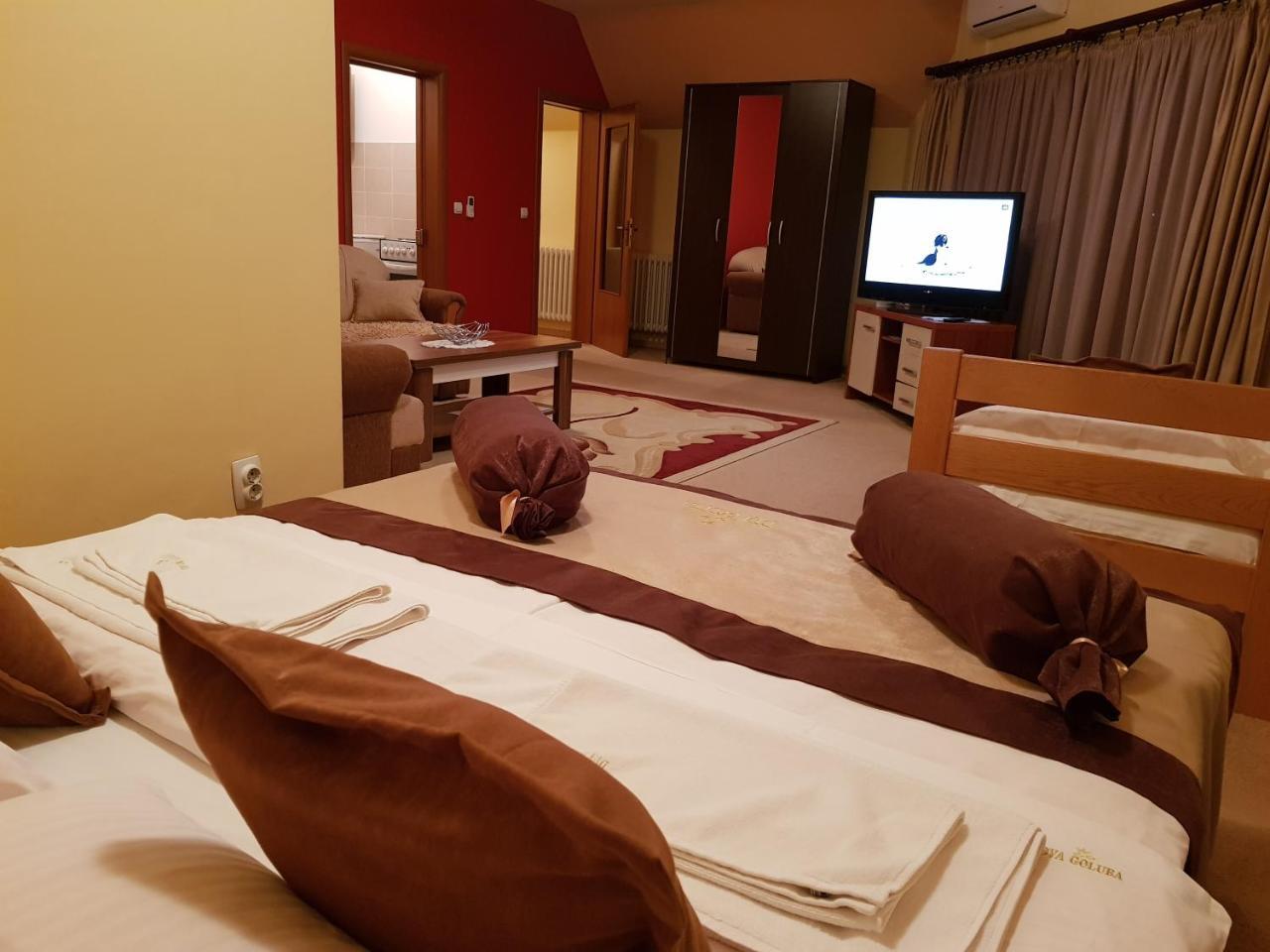 Hotel Dva Goluba Pale Esterno foto
